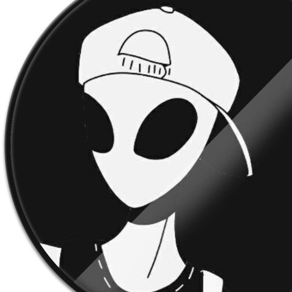 Meet your Posher, Felicia - Picture 1 of 1